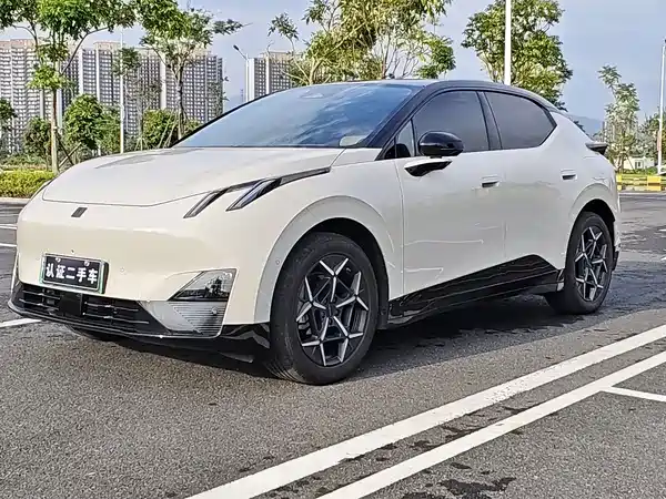 Lynk & Co Z20 2025