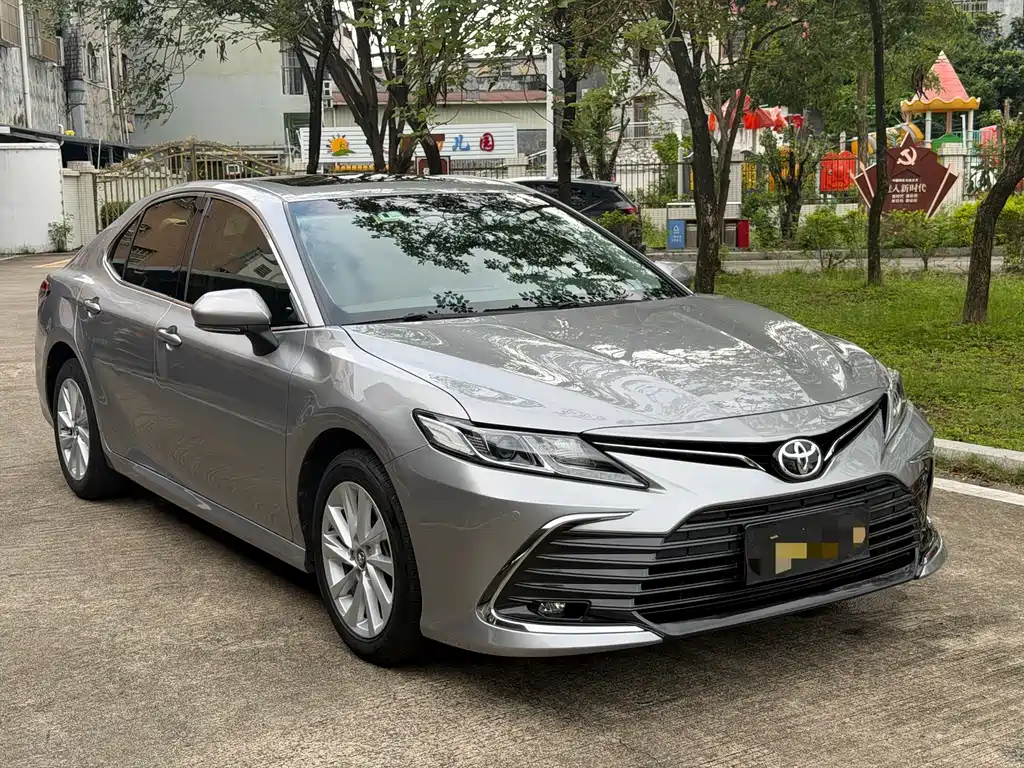 Toyota Camry 2022 — фото 3
