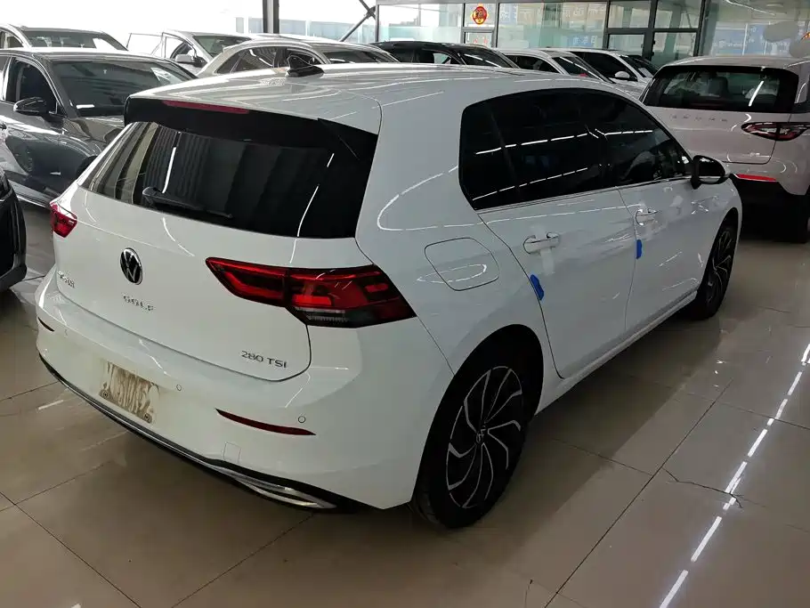 Volkswagen Golf 2021
