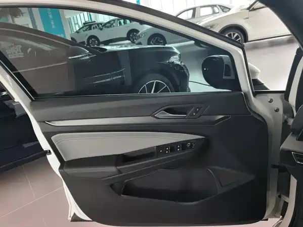 Volkswagen Golf 2024