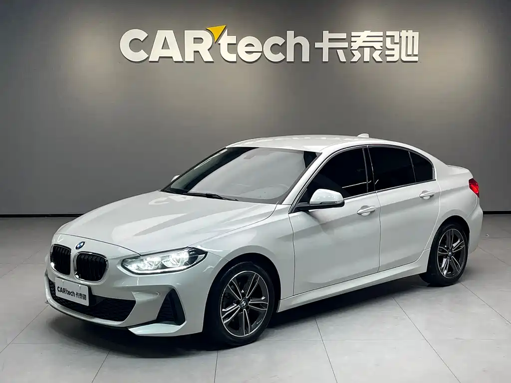 BMW 1 Series 2021 — фото 1