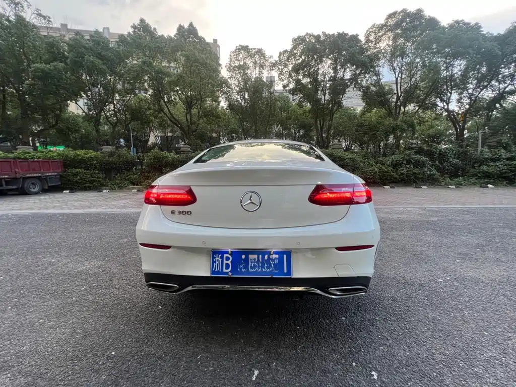 Mercedes-Benz E-Class 2020 — фото 17