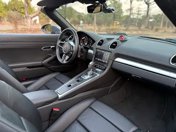 Porsche 718 2016