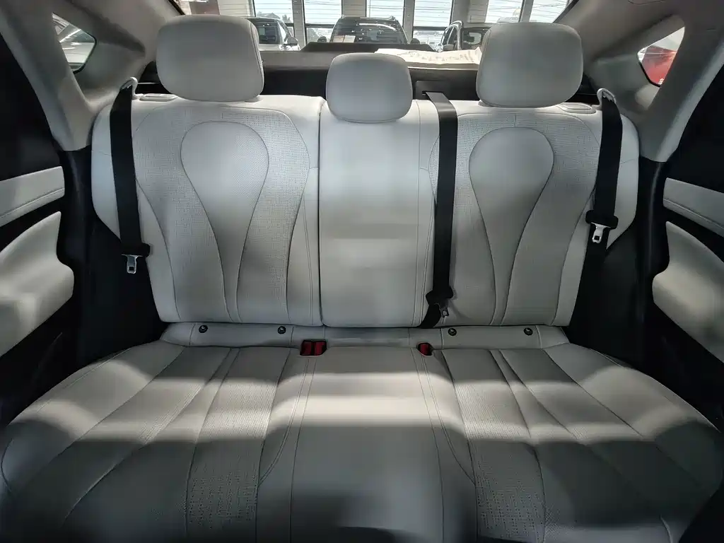BYD Seal 05 DM-i 2025 — фото 15