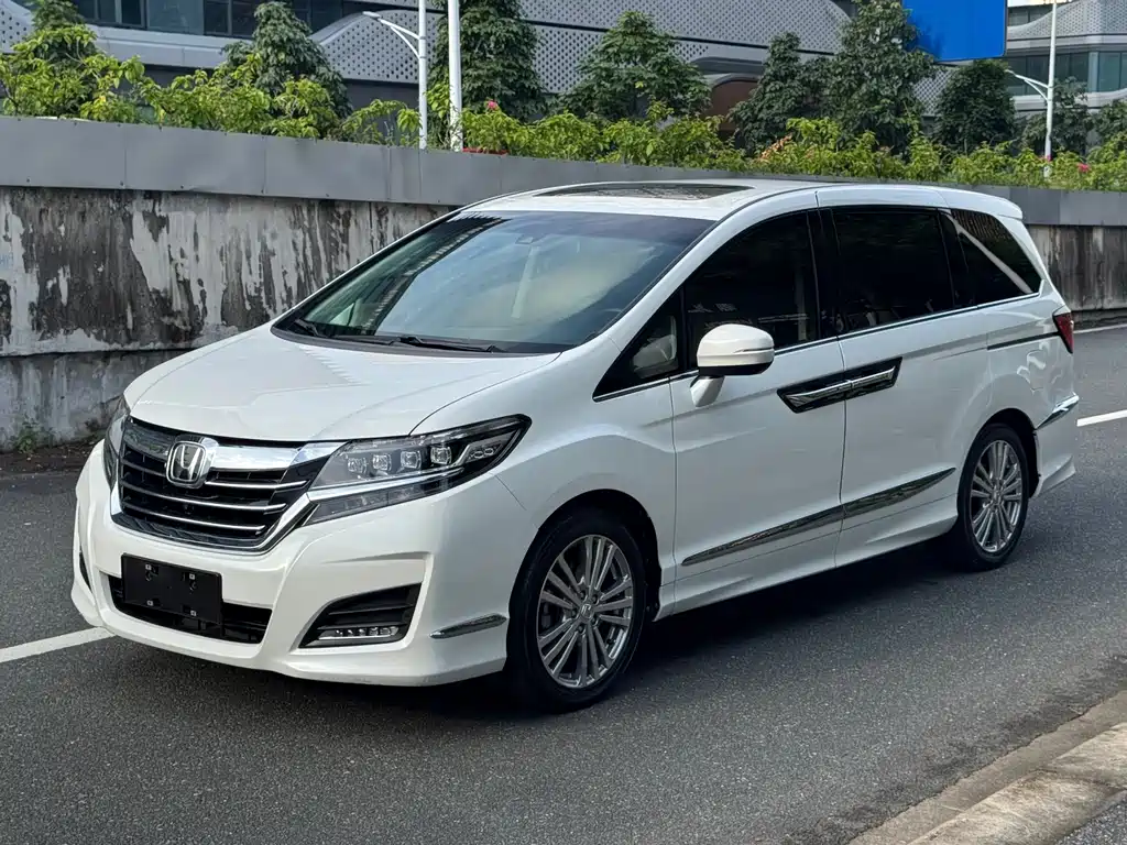 Honda Elysion 2017 — фото 1