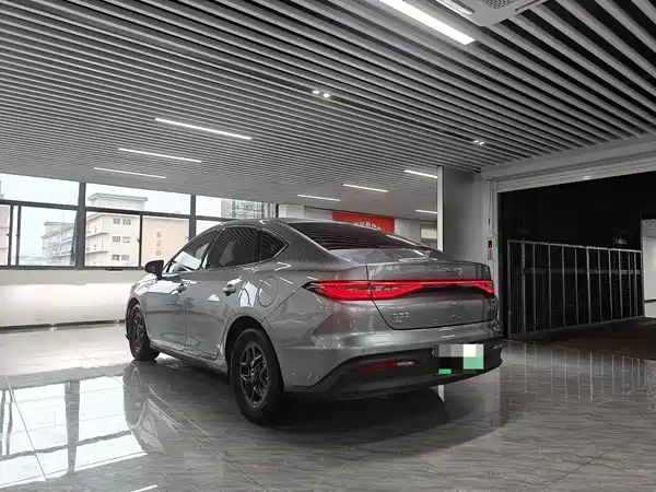 BYD Seal 05 DM-i 2025