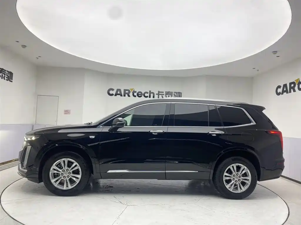 Cadillac XT6 2021 — фото 8