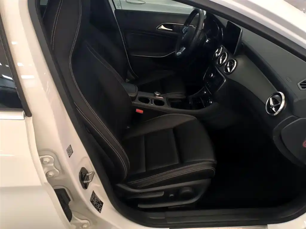 Mercedes-Benz GLA 2017 — фото 25