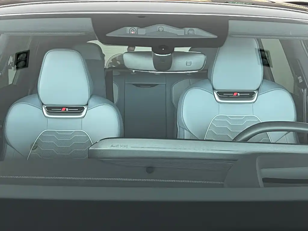 Audi Q6L E-Tron 2025 — фото 14