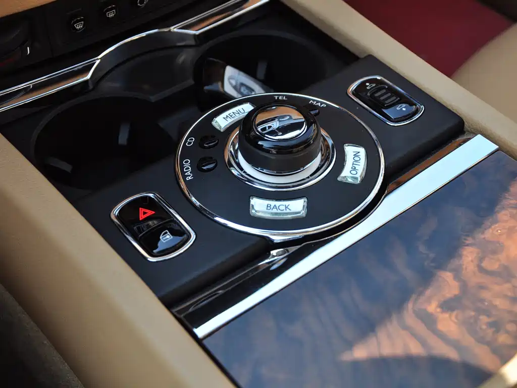 Rolls-Royce Ghost 2013 — фото 11