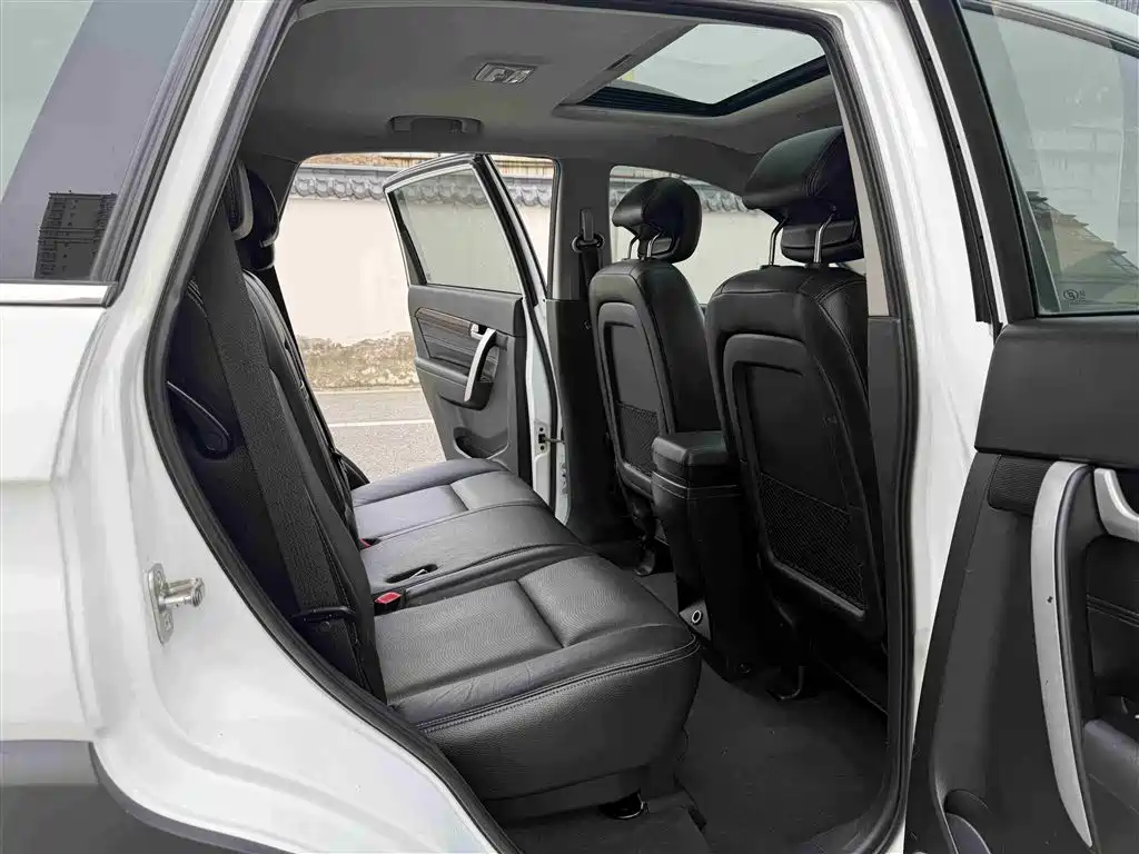 Chevrolet Captiva 2017 — фото 8