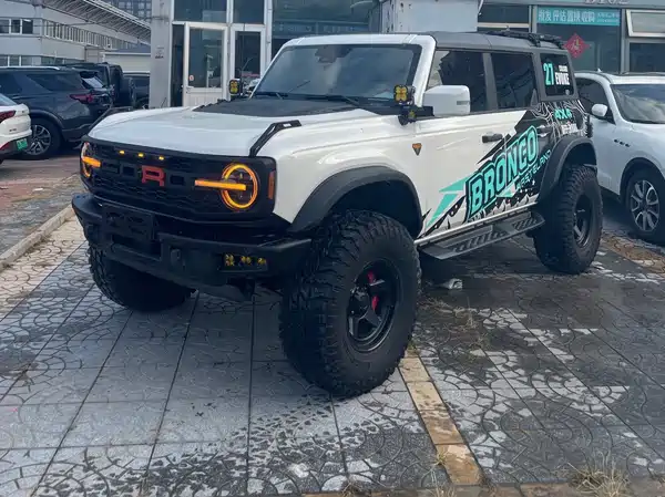 Ford Bronco 2024