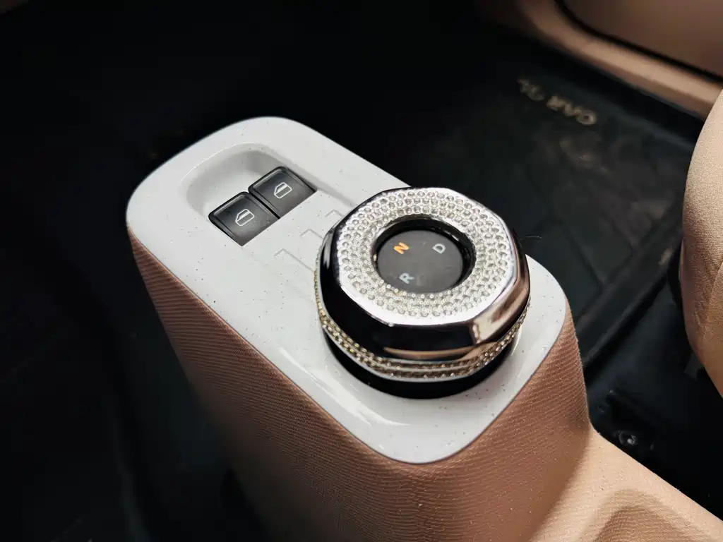 Geely Galaxy Panda 2024 — фото 10