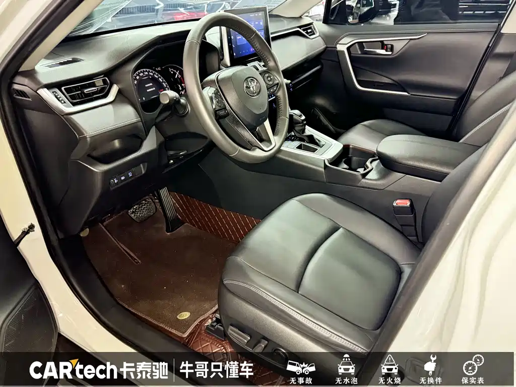 Toyota RAV4 2023 — фото 12