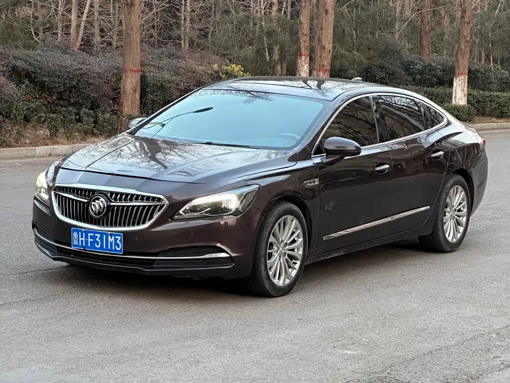 Buick LaCrosse 2018 — фото 1