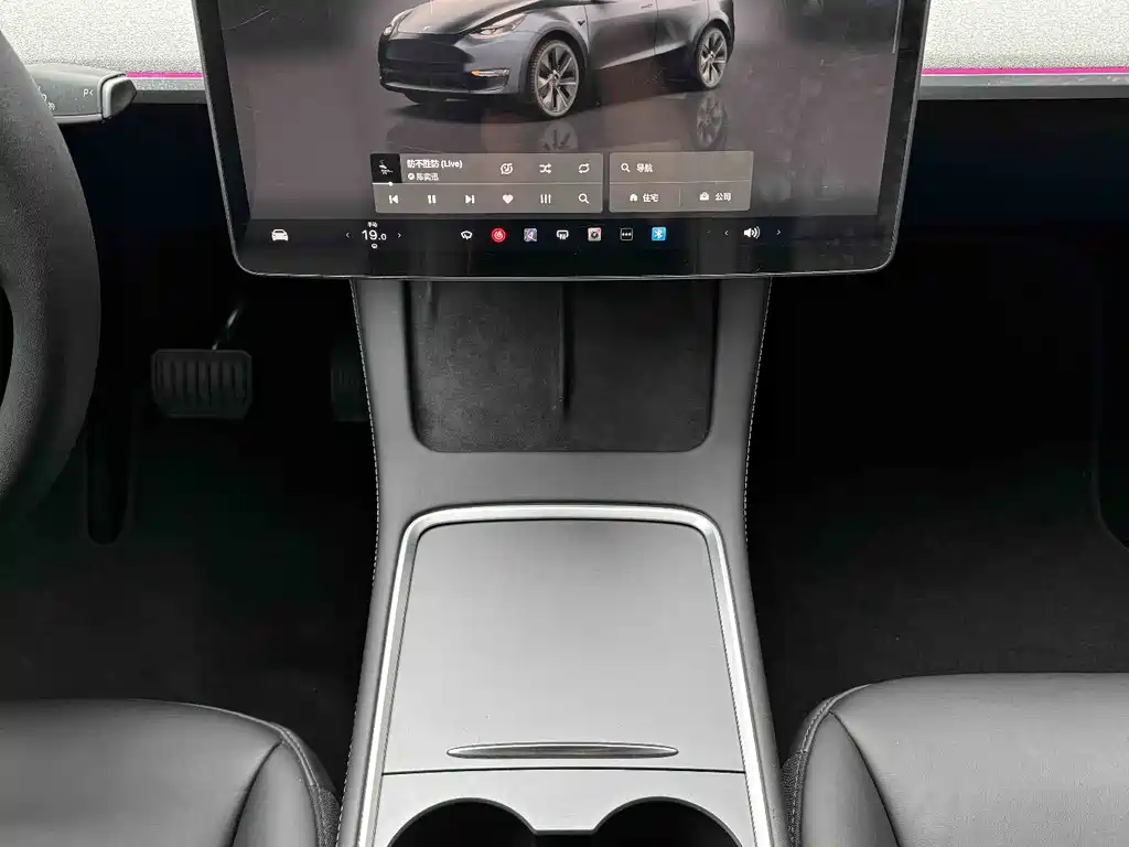 Tesla Model Y 2024 — фото 12