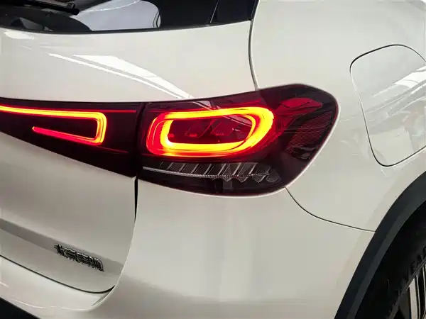 Mercedes-Benz EQA 2023