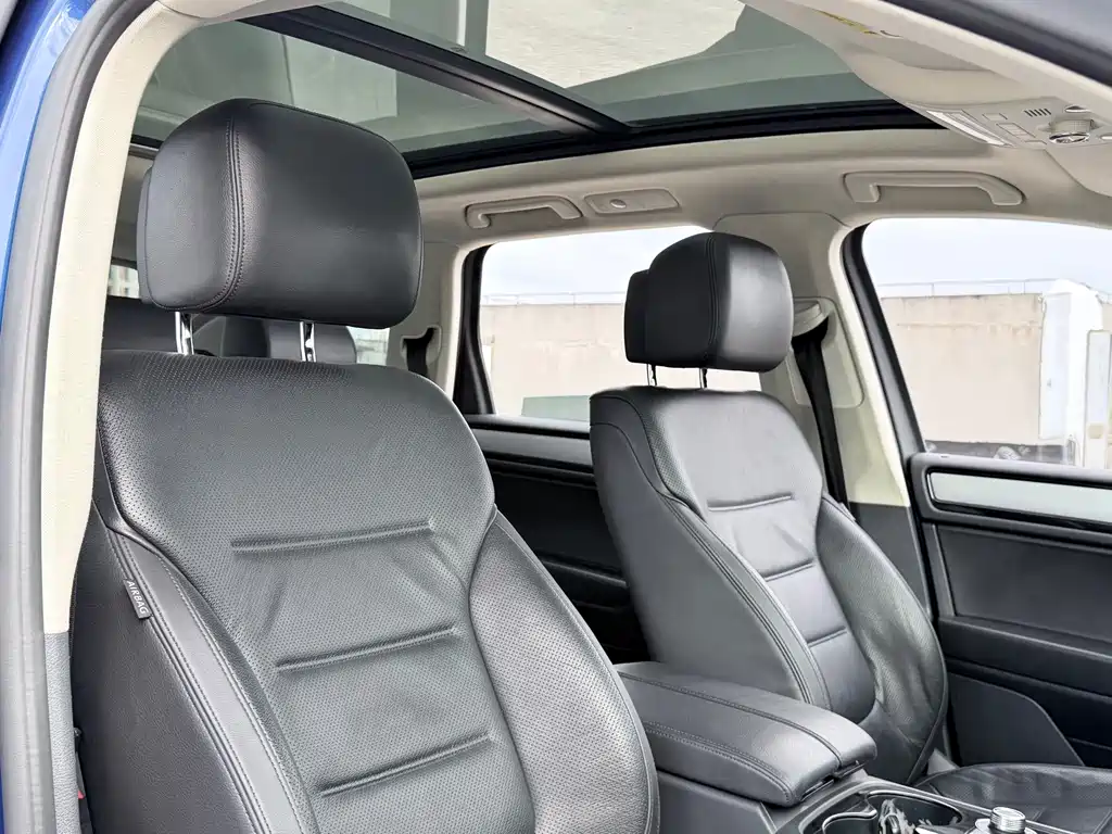 Volkswagen Touareg 2017 — фото 15