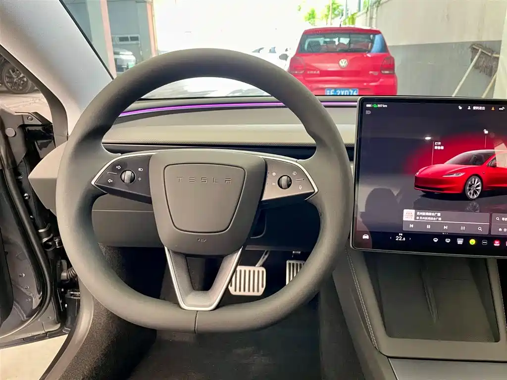 Tesla Model 3 2025 — фото 11