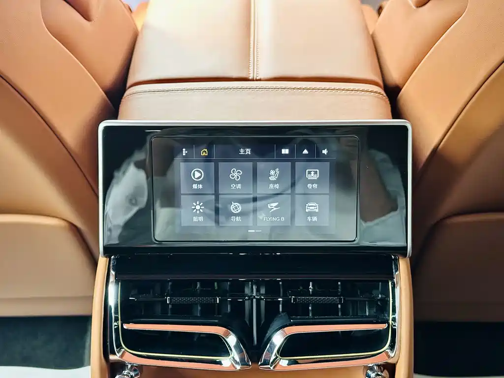 Bentley Flying Spur 2023 — фото 11