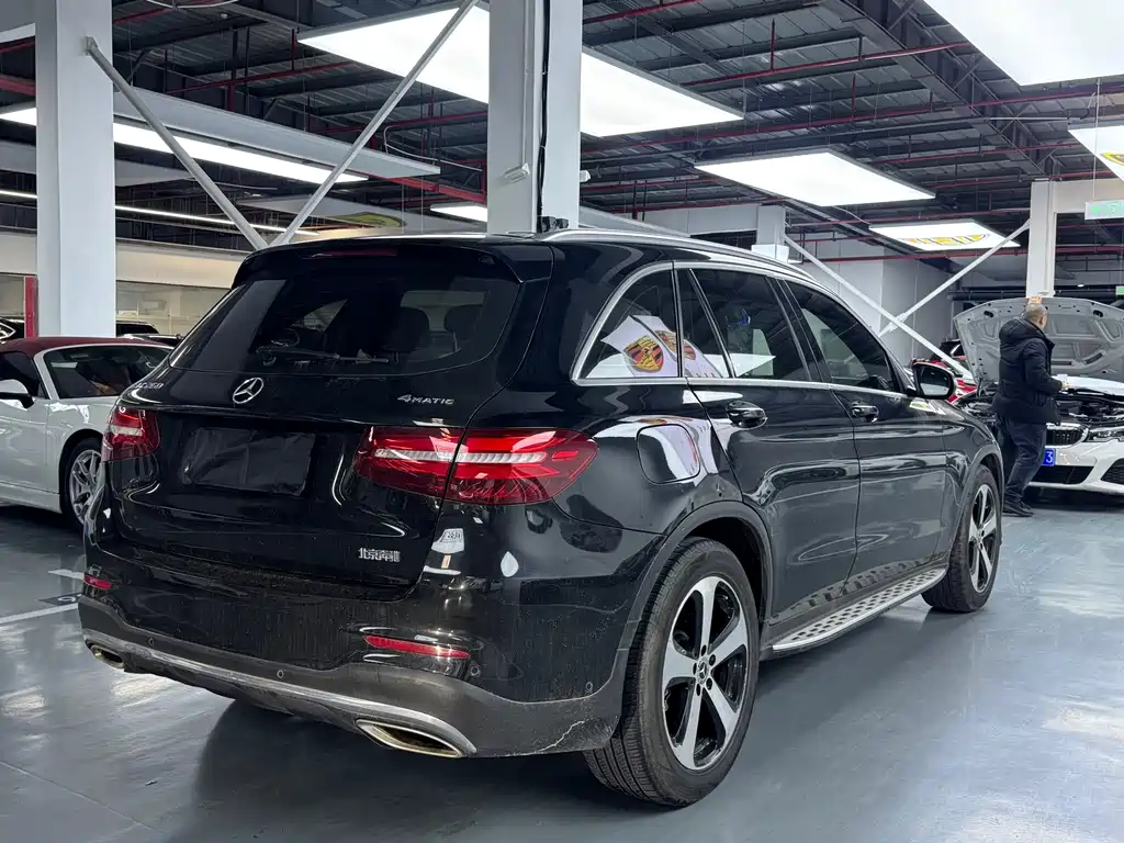 Mercedes-Benz GLC 2018 — фото 17