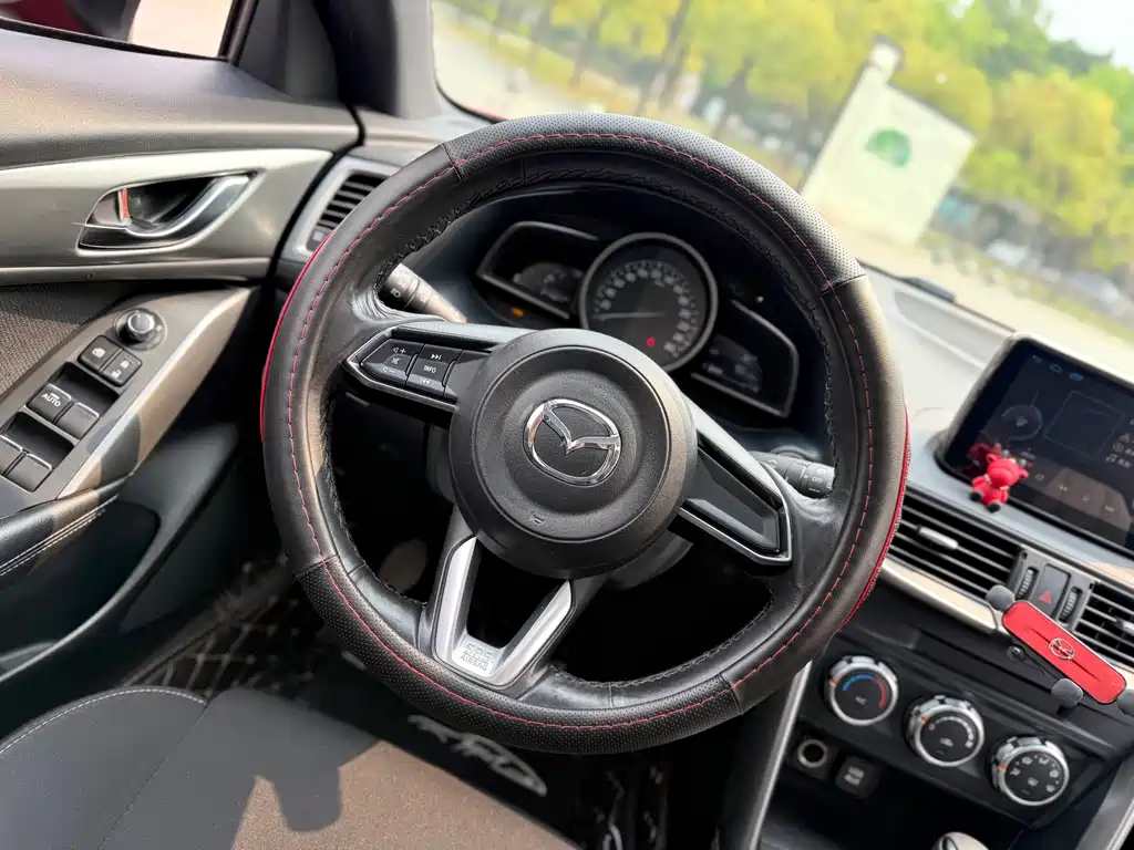 Mazda CX-4 2018 — фото 12