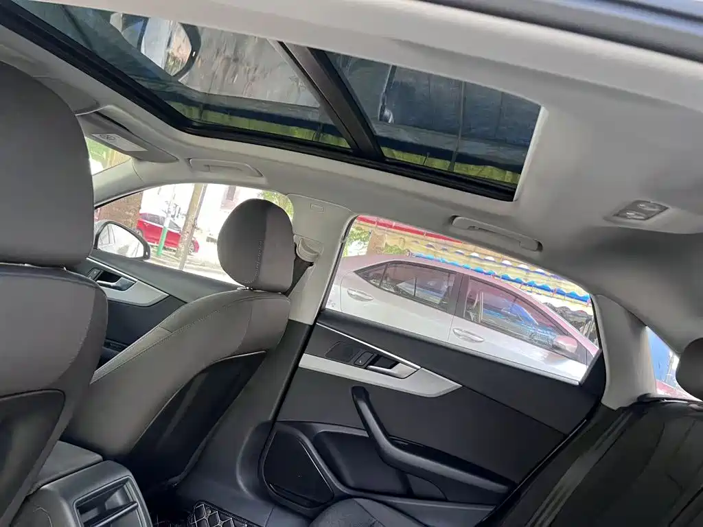 Audi A4L 2019