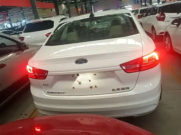 Ford Escort 2015