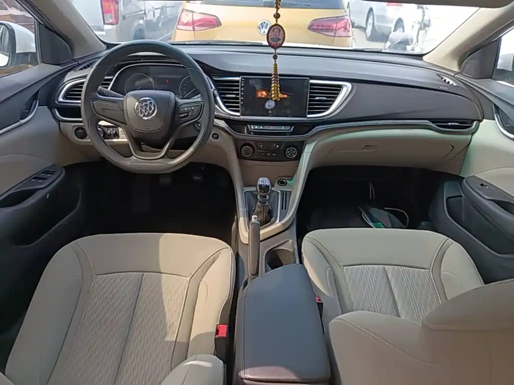 Buick Excelle 2017 — фото 10