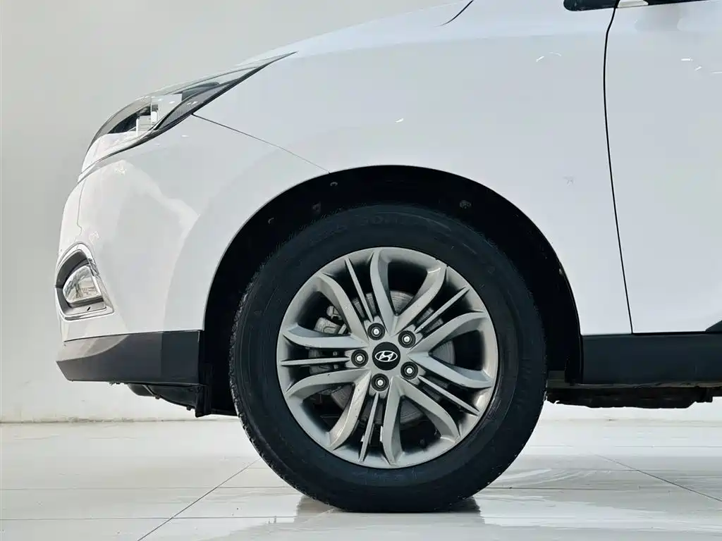 Hyundai ix35 2015 — фото 9