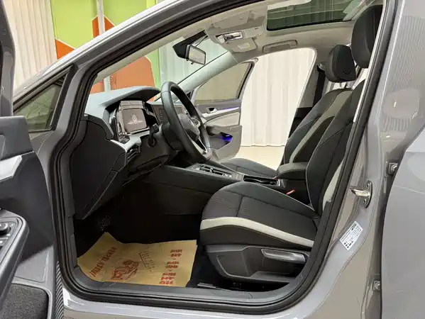 Volkswagen Golf 2022