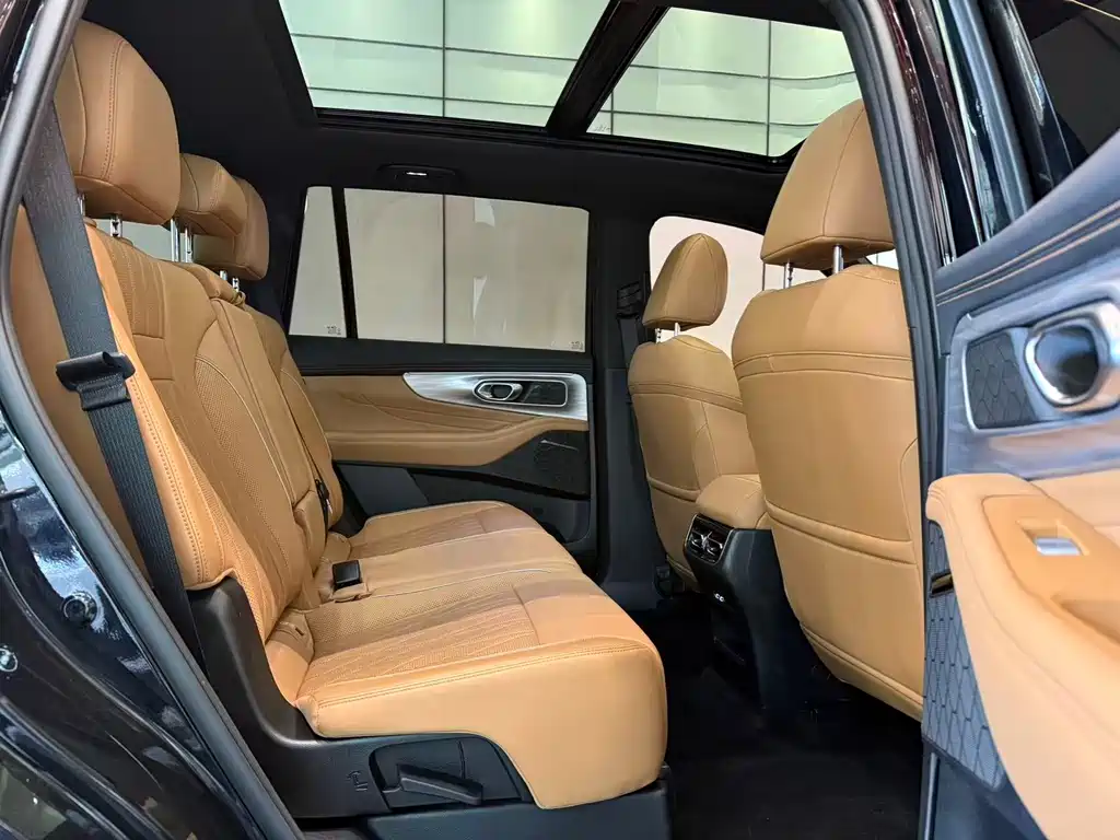 GAC Motor Trumpchi GS8 2024 — фото 11