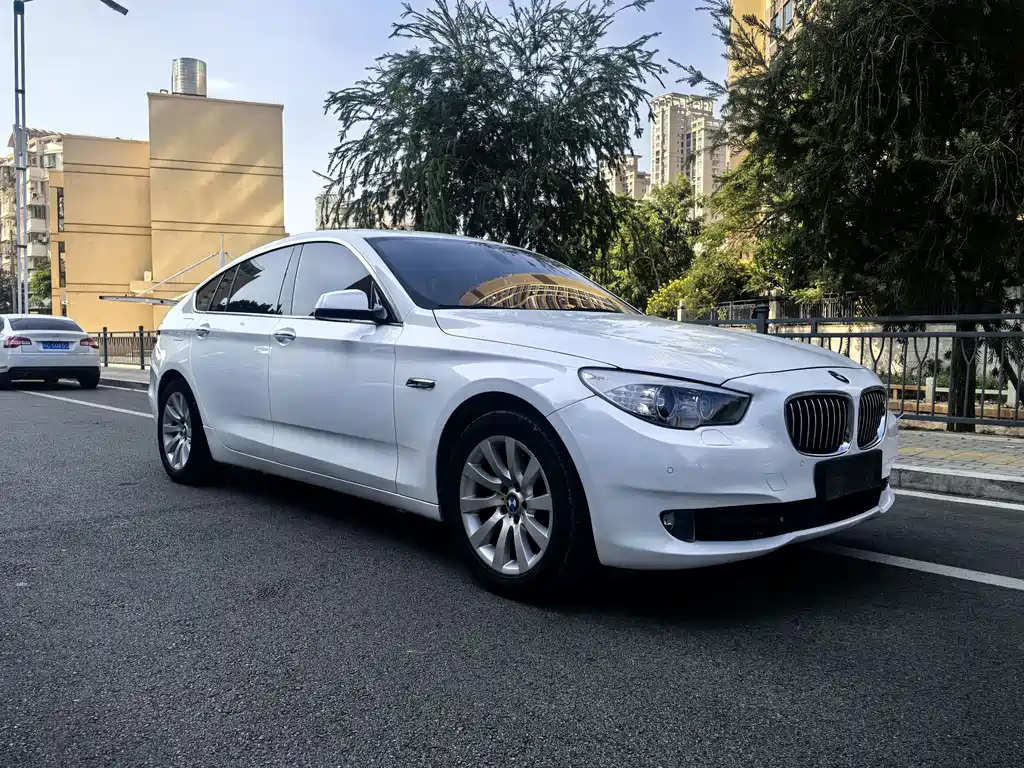 BMW 5 Series GT 2013 — фото 3