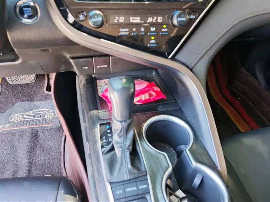 Toyota Camry 2024 — фото 16