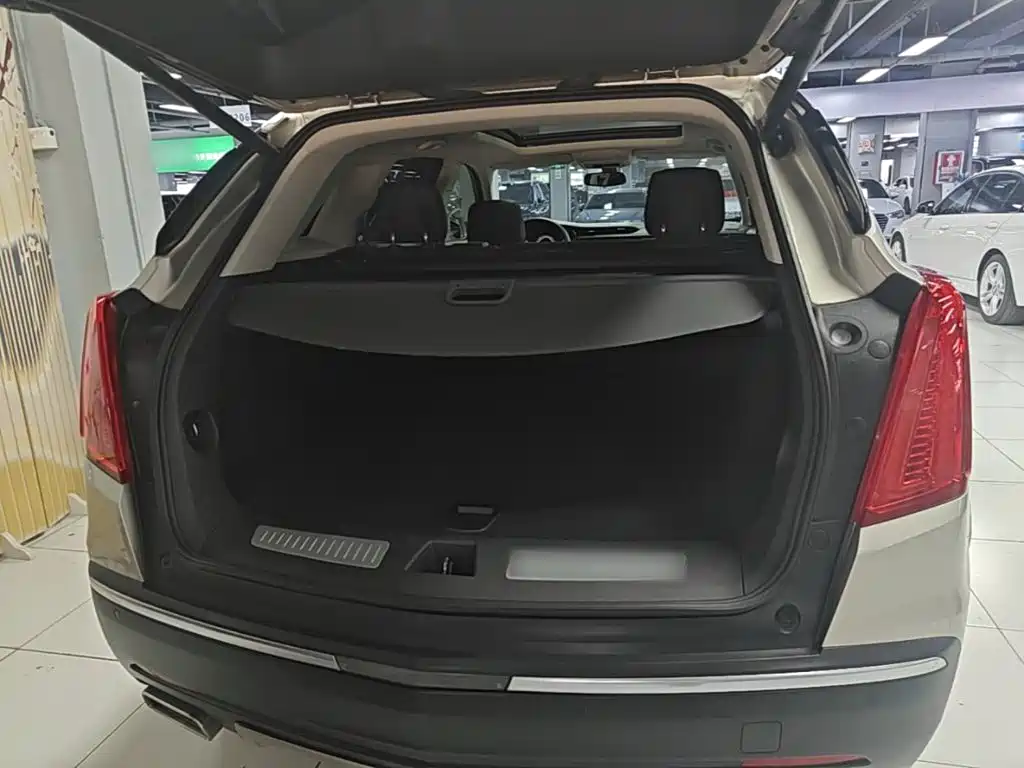 Cadillac XT5 2016 — фото 19
