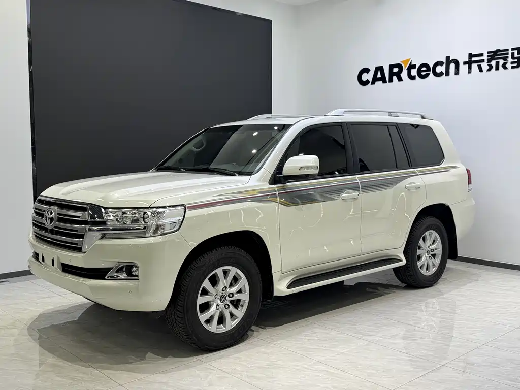 Toyota Land Cruiser 2019 — фото 1