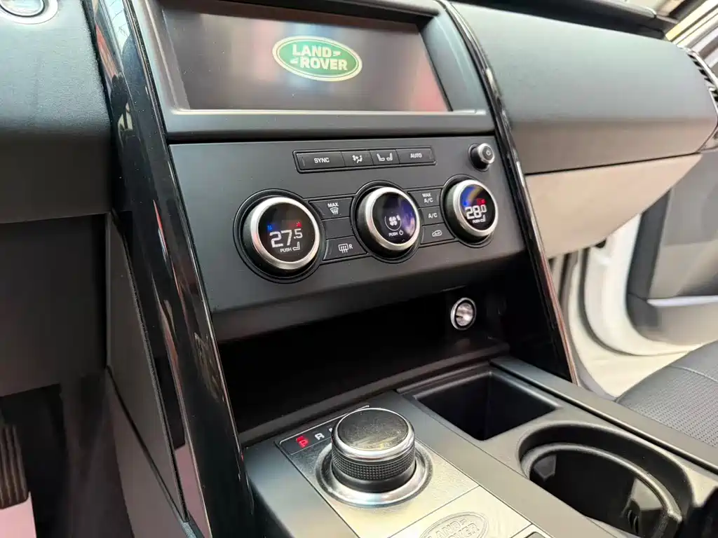 Land Rover Discovery 2019 — фото 17