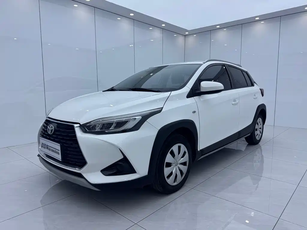 Toyota Yaris L 2022