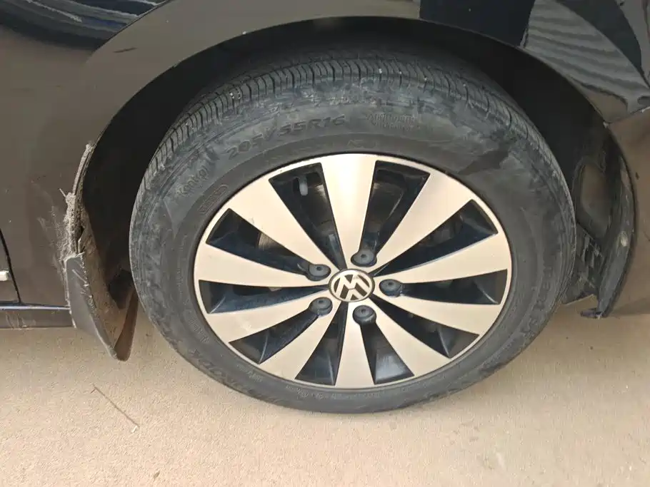 Volkswagen Sagitar 2017