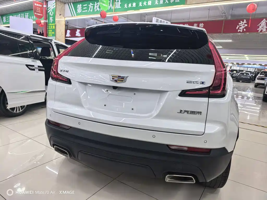 Cadillac XT4 2023 — фото 9