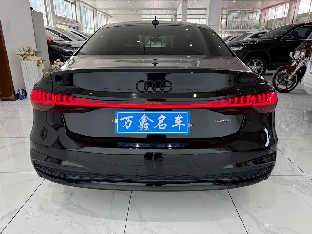 Audi A7L 2023 — фото 18
