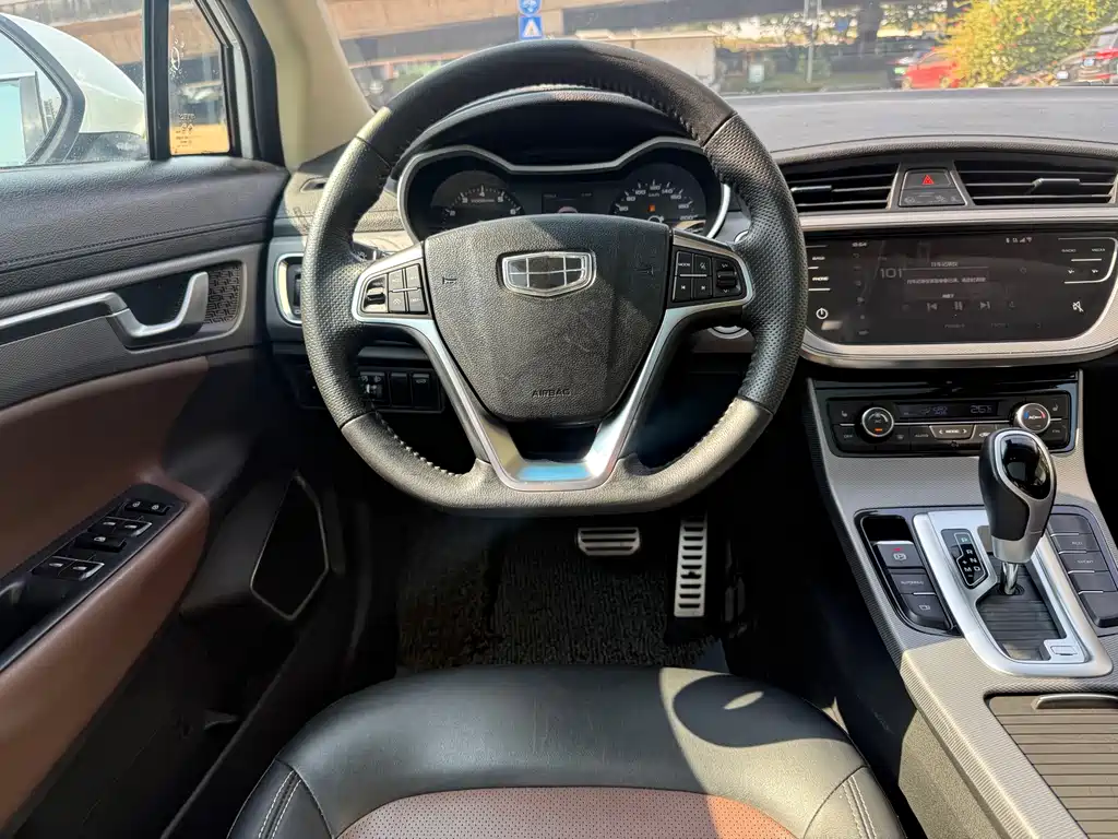 Geely Emgrand GS 2018 — фото 10