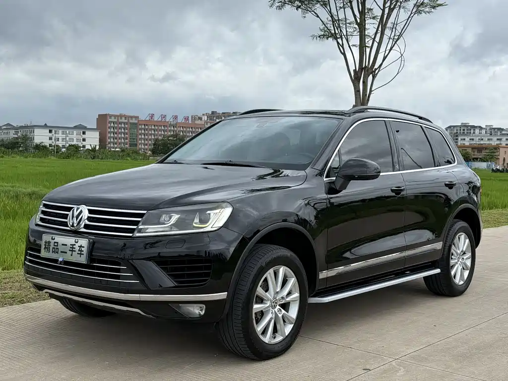 Volkswagen Touareg 2017 — фото 1