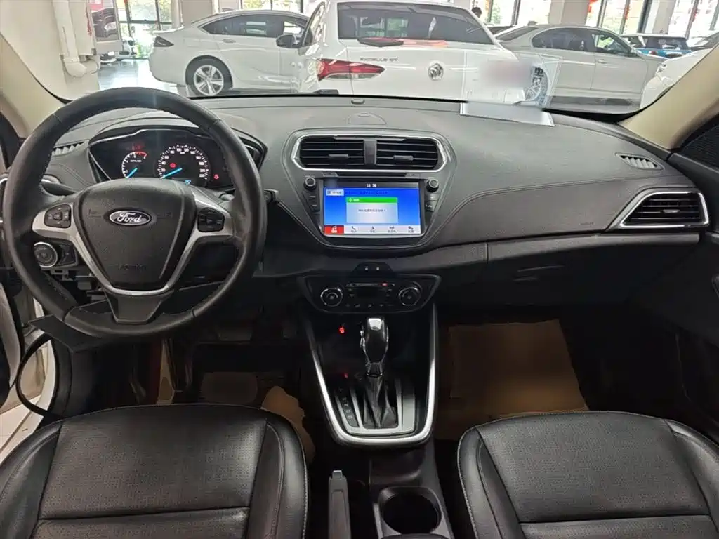 Ford Escort 2018 — фото 10