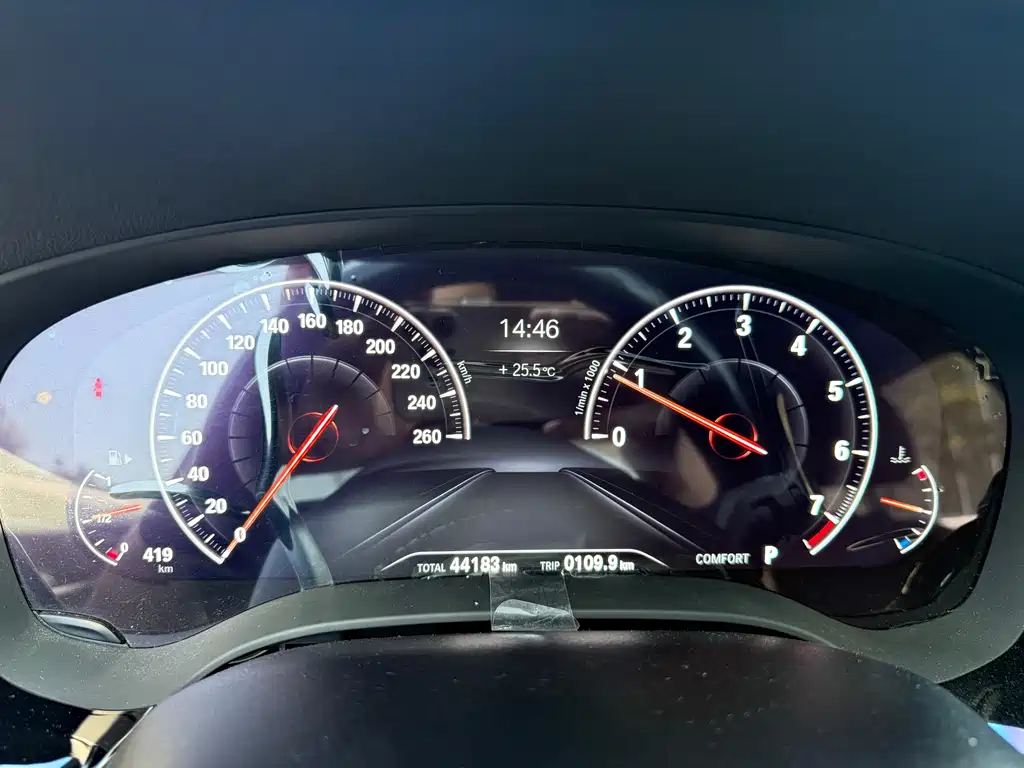BMW 5 Series 2019 — фото 14