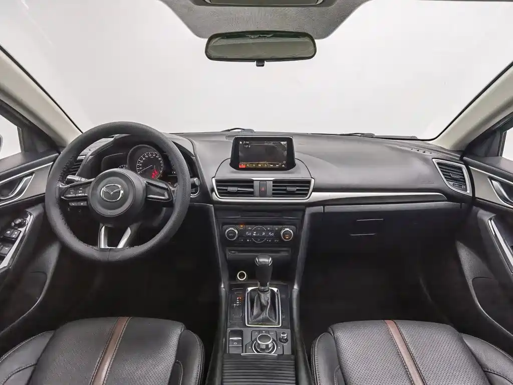 Mazda 3 Axela 2018 — фото 5