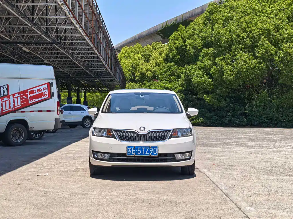 Skoda Rapid 2017 — фото 4