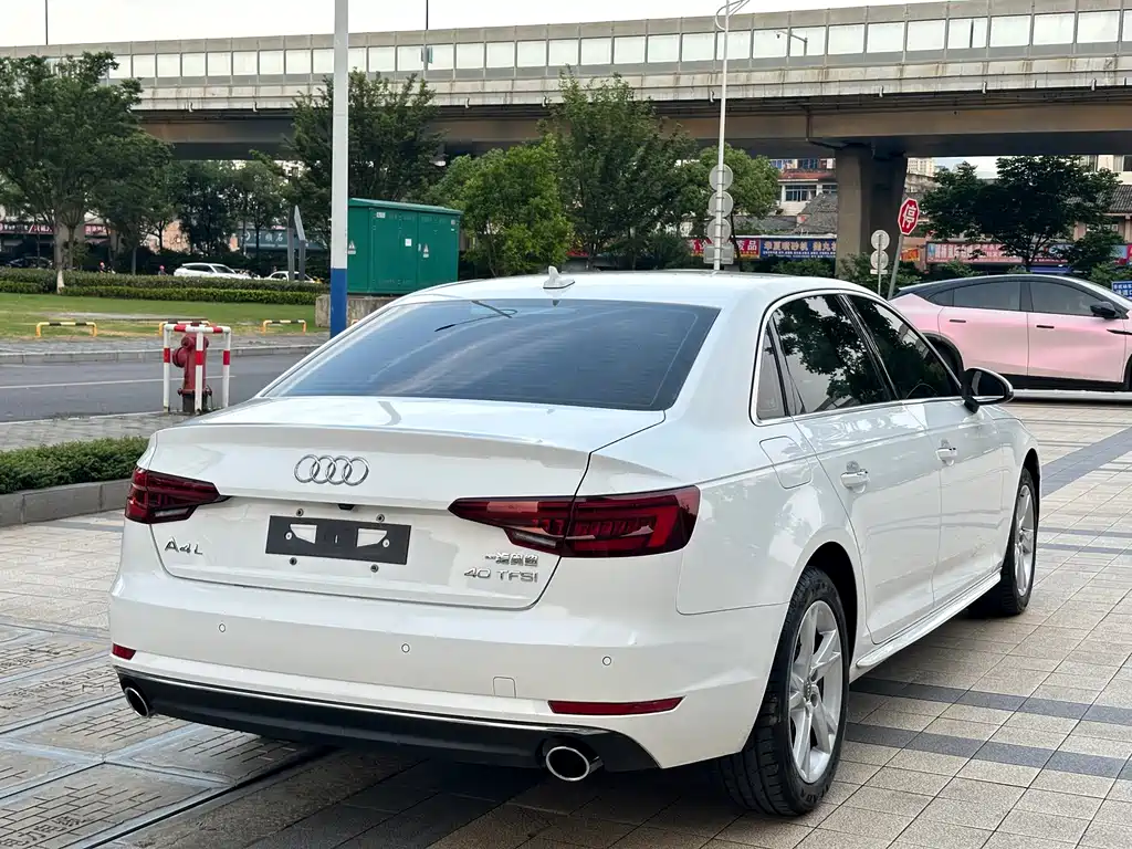 Audi A4L 2018 — фото 7