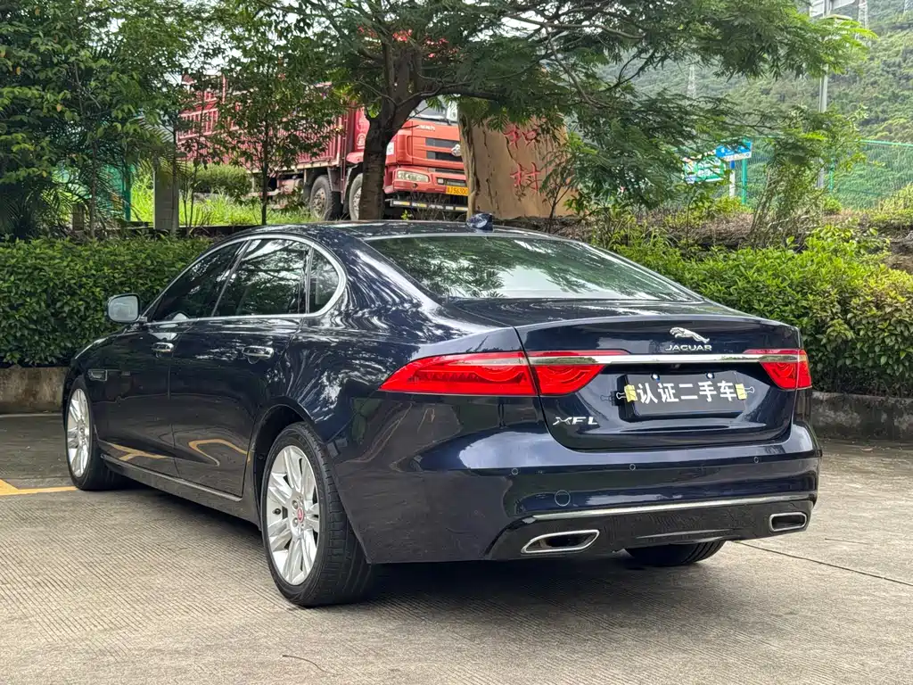 Jaguar XFL 2018 — фото 16
