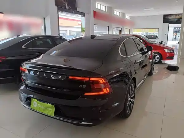 Volvo S90 2024